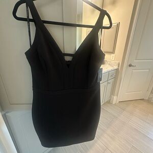 Guess NWT Black Sleeveless Vneck Cocktail Dress